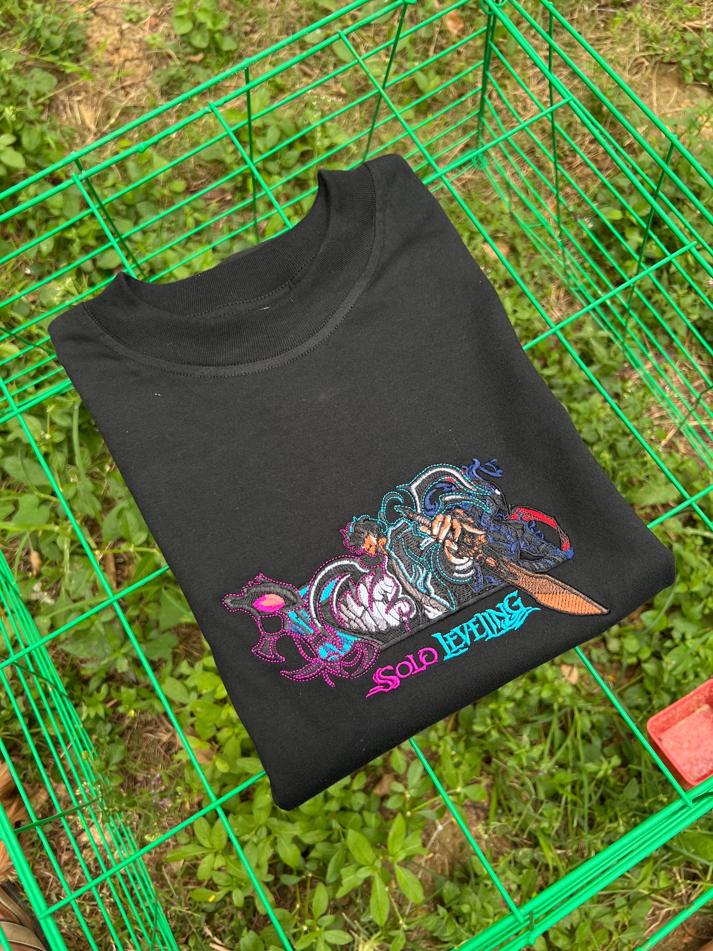 Embroidered and DTF Print Sung Jin Woo Solo Leveling T-shirt anime