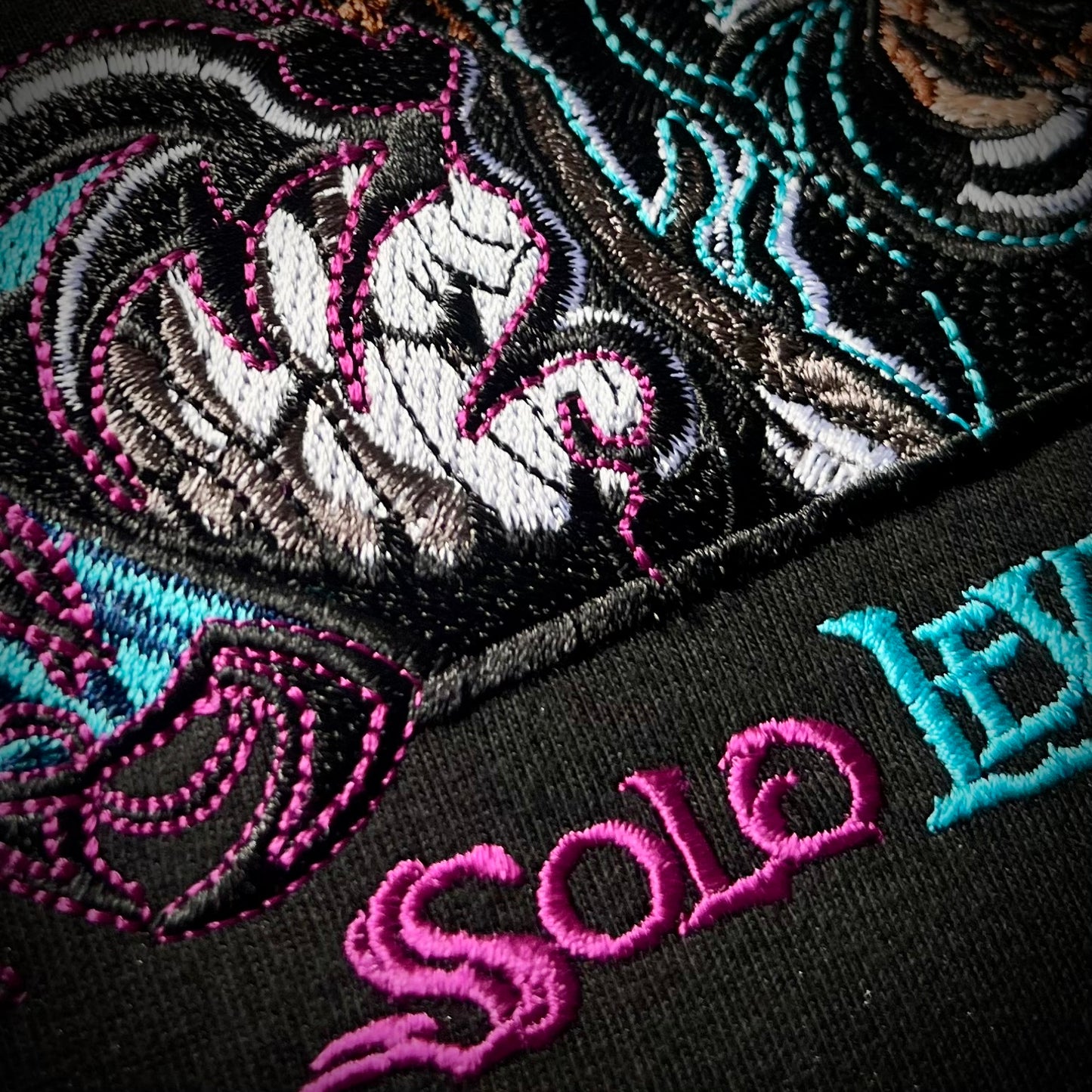 Embroidered and DTF Print Sung Jin Woo Solo Leveling T-shirt anime